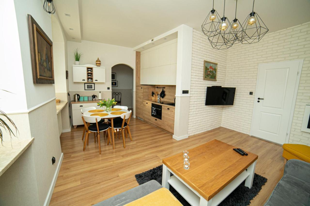 Maly Rynek Apartment *